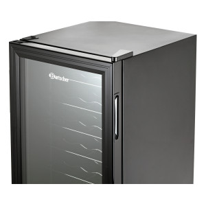 Dzērienu vitrīna ar ledusskapi - 28 pudeles