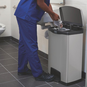 Pedāļa priekšējā atkritumu tvertne no nerūsējošā tērauda Slim Jim - 90L - Rubbermaid