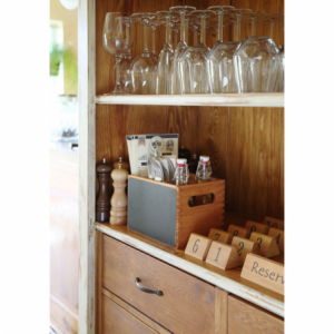 Pamatne un garšvielu kaste